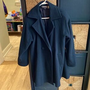 Levine Classics Petite 80% wool coat size 6 (fits me and I am a Large) like new